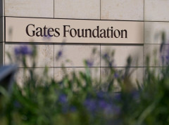 Gejts priznao dve afere i izvinio se osoblju Fondacije zbog veza sa Epstinom