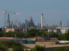 SAD će dozvoliti preprodaju venecuelanske nafte Kubi