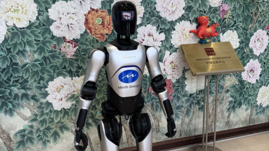 Vučić na prezentaciji robota kompanije AGIBOT