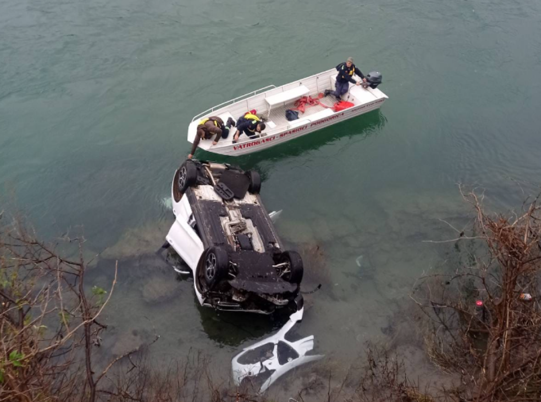 Autom sletela u Moraču