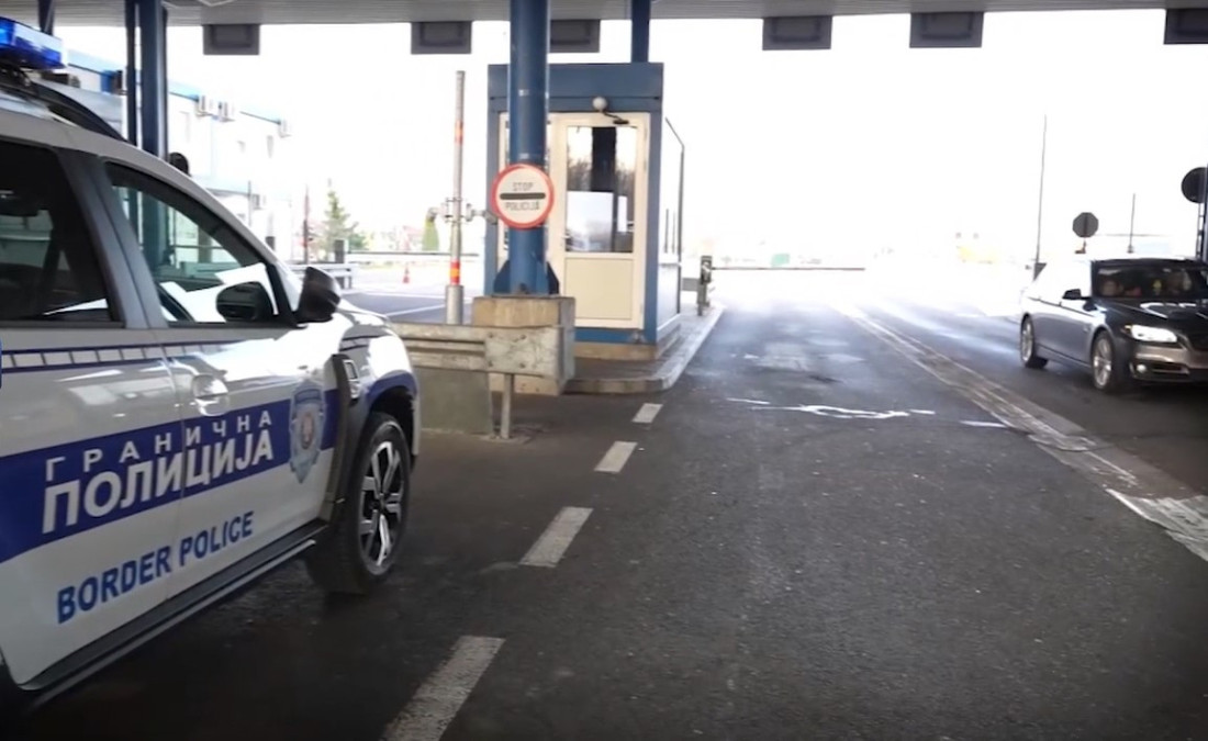 Pokušao da iznese oružje iz Srbije! Na Gostunu pao sa dva pištolja i municijom u gepeku