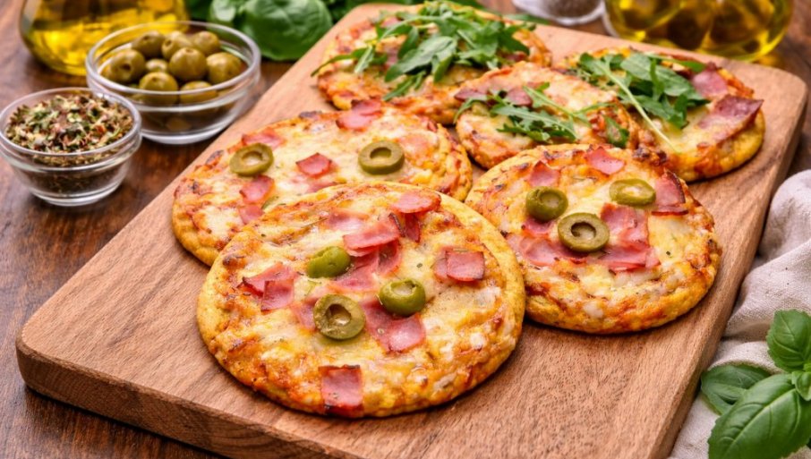 MINI PICE BEZ BRAŠNA: Brzo, zdravo i hrskavo – savršeno za laganu večeru ili užinu!