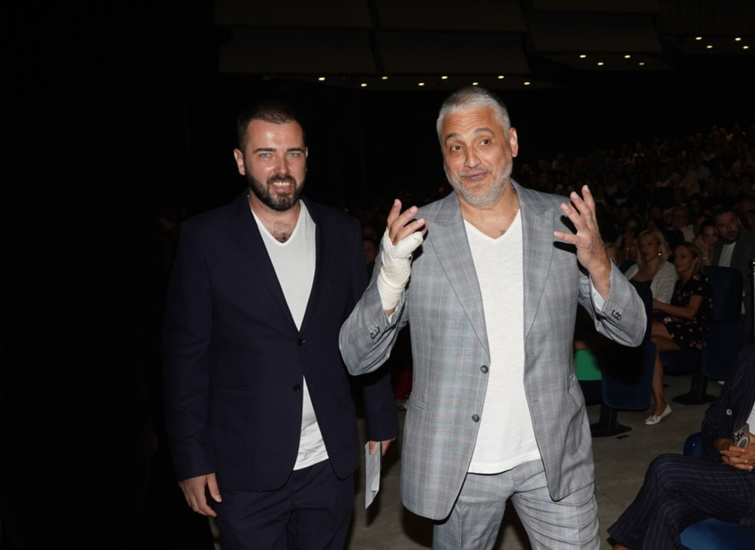 Čeda peva Aci Kosu romantičnu pesmu!