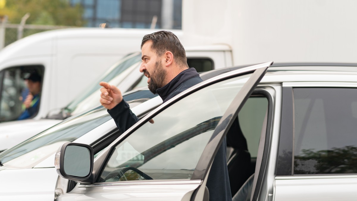 Podstanar se parkirao ispred zgrade, pa nastao haos: Evo šta kaže upravnik, ko ima pravo na parking