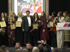 Bratislav Gašić uručio zahvalnice Mesarović, Kovačević i Pavkov na svečanosti Gradskog odbora SNS u Kruševcu