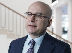 Snimak iz avgusta 2025. pokazuje da se narodu kao alternativa nude kriminalci