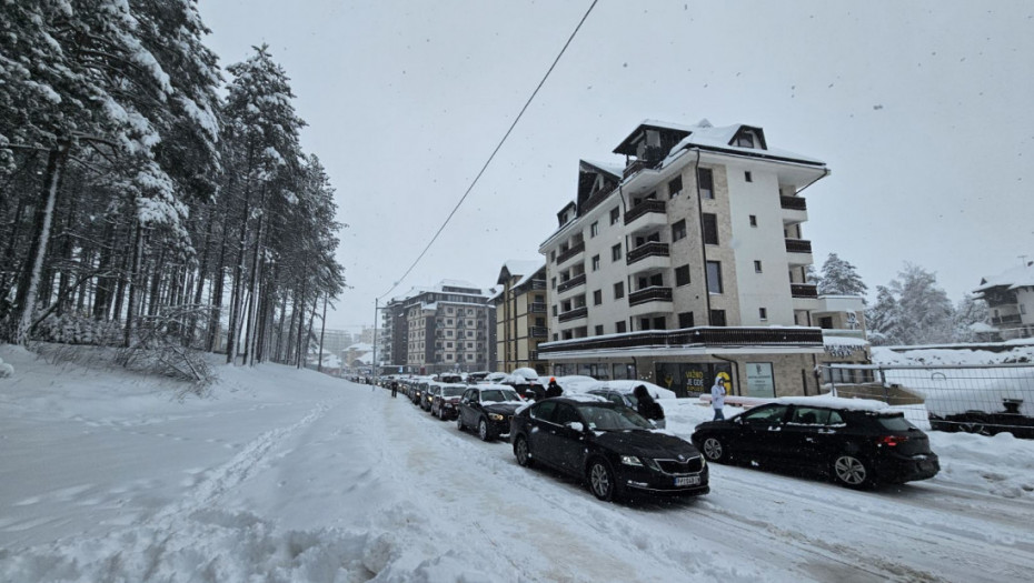 Otežan saobraćaj na Zlatiboru zbog snega