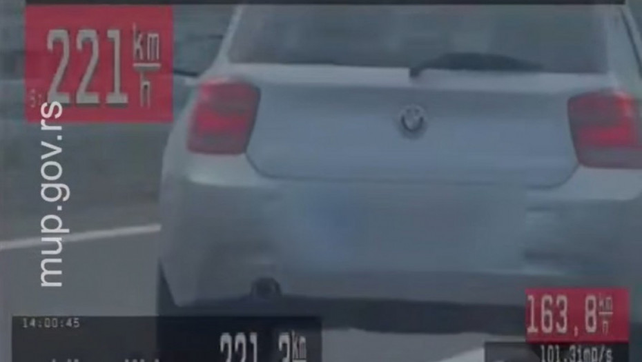 Saobraćajna policija u Valjevu zaustavila vozača BMW-a