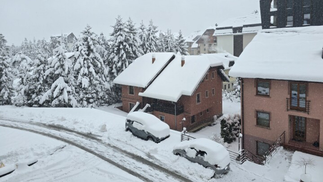 Zlatibor zavejan snegom: Padavine u Zapadnoj Srbiji