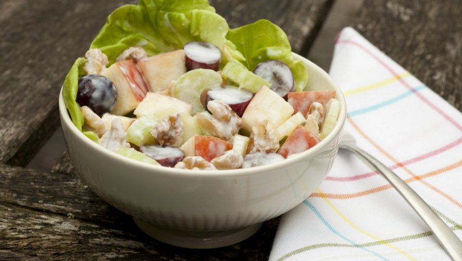 SALATA BEZ PREMCA: Valdorf klasik
