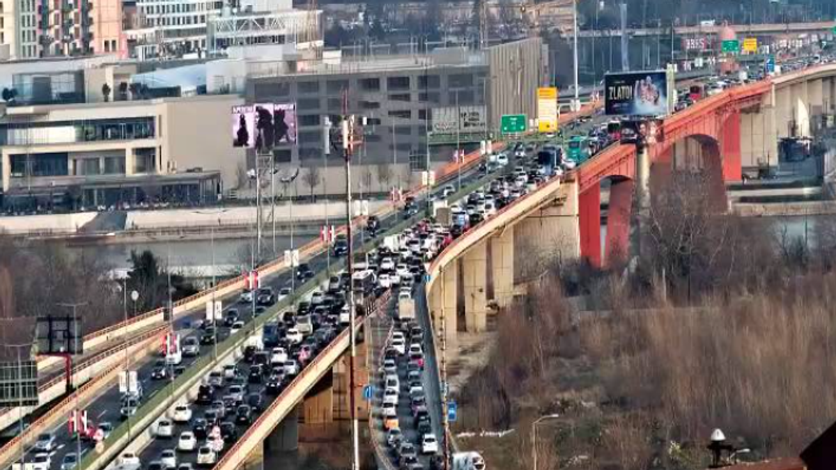 (Mapa) Gužva na mostovima u Beogradu i čak 6 sudara širom grada