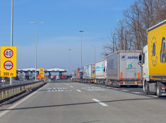 Teretnjaci čekaju četiri sata na izlazu iz Srbije na graničnom prelazu Šid