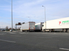 Teretnjaci čekaju sat i po na ulazu u Srbiju na graničnom prelazu Preševo