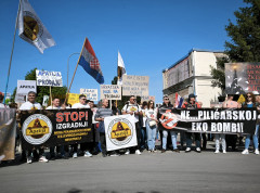 Održan protest u Sisku protiv megafarmi pilića i klanica, najavljen novi skup u junu