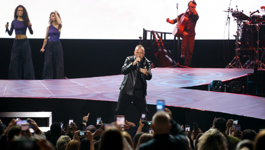 Eros Ramacoti održao koncert u punoj Beogradskoj areni