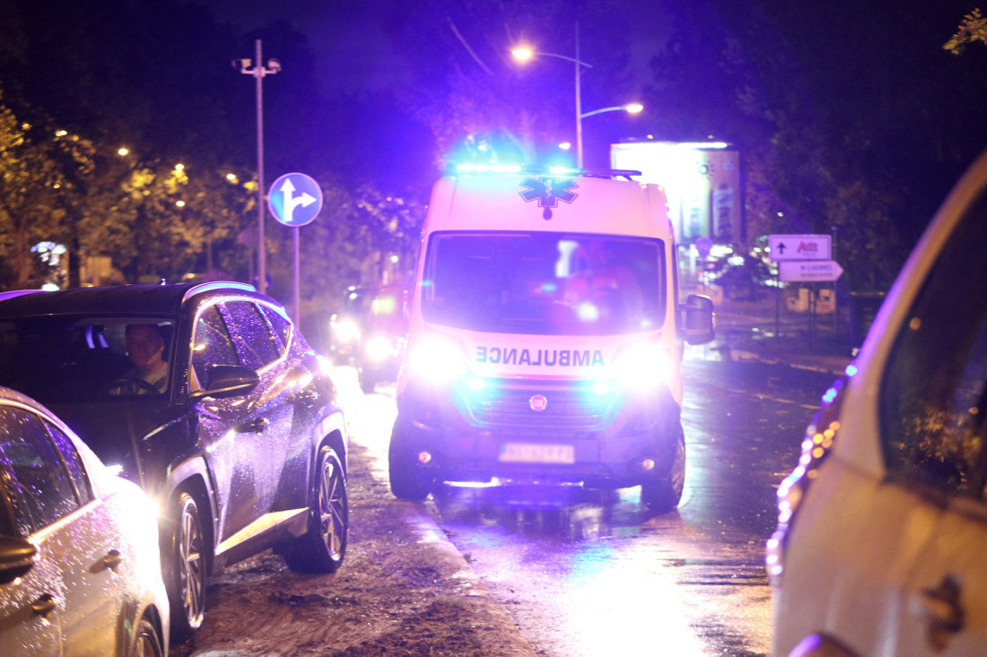 Nesreća u Ulcinju auto udario majku i dete