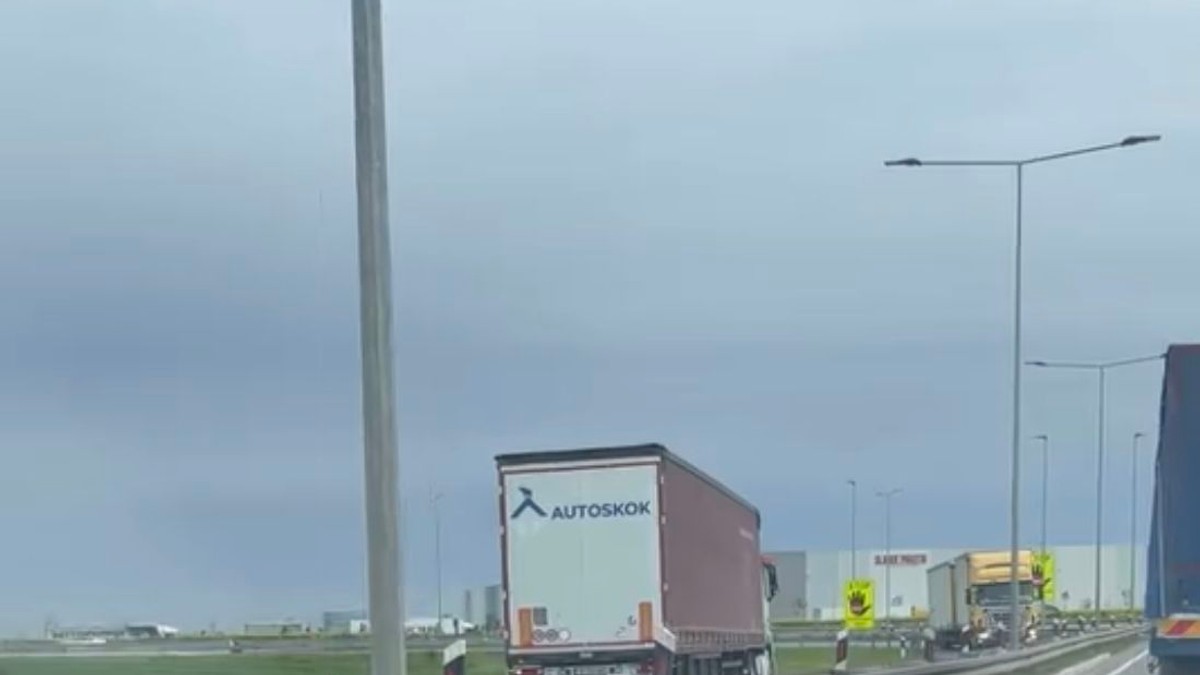 Kamion u kontrasmeru na auto-putu kod Dobanovaca, ljudi ne veruju, kako je ovo moguće