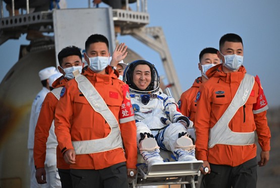 Kineski astronauti se vratili na Zemlju