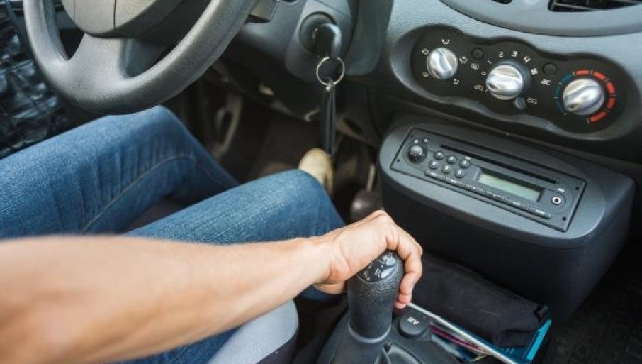 Dugme u automobilu koje bi trebalo svi da aktivirate