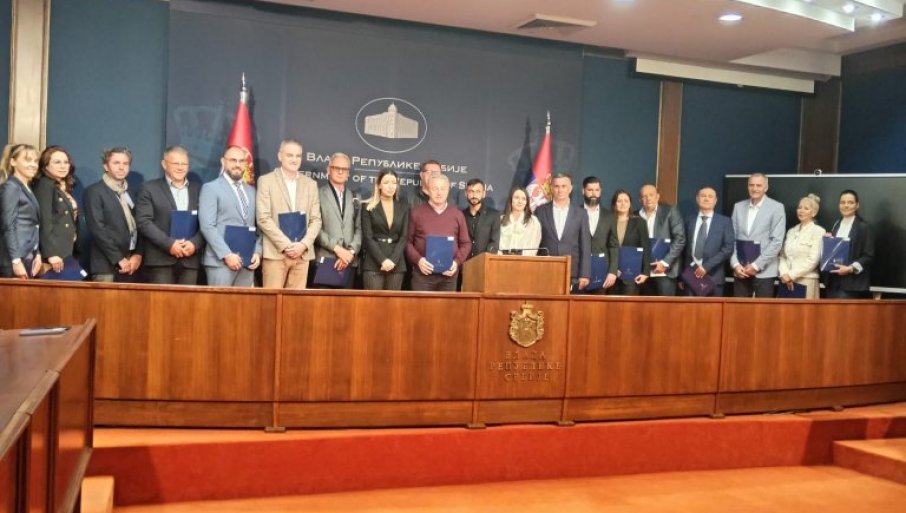 Mesarović uručila rešenja o dodeli bespovratnih sredstava od 130 miliona za 19 srpskih kompanija