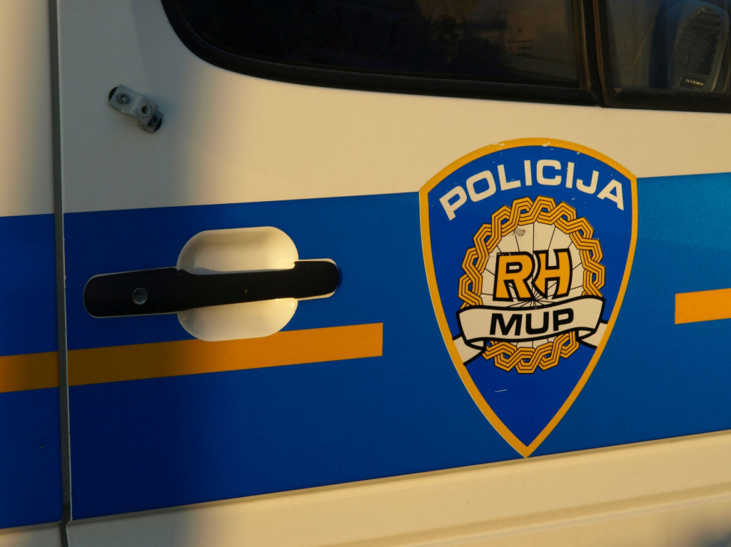 Hrvatska nagurao migrante u auto pa bežao policiji