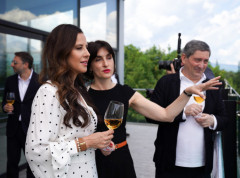 Tamara Vučić tokom posete Gruziji posetila vinariju Badagoni