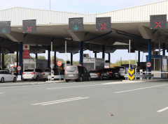 Automobili na izlazu čekaju 45 minuta na graničnom prelazu Gradina, isto toliko na ulazu na Horgošu