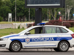 Automobil se prevrnuo na Brankovom mostu, jedna osoba povređena, usporen saobraćaj