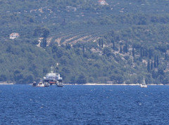 U oluji blizu Splita jahta ostala bez sidra i motora, jedrilica udarila u stene