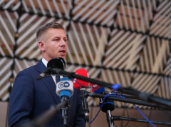 Mađar kritikovao Šuljoka zbog putovanja sa sinom i ženom o trošku poreskih obveznika