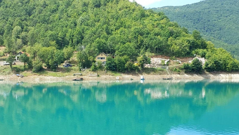Rušenje vikendica u vlasništvu Srba na jezeru Gazivode