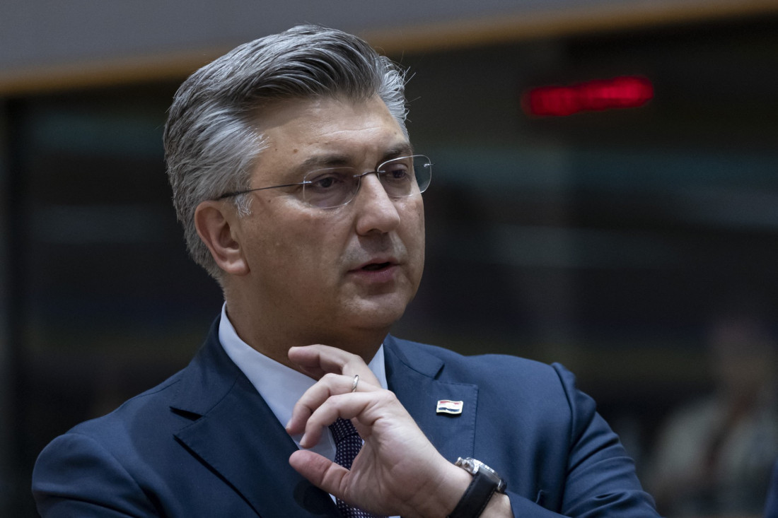 Telohranitelji se zakucali u Plenkovića