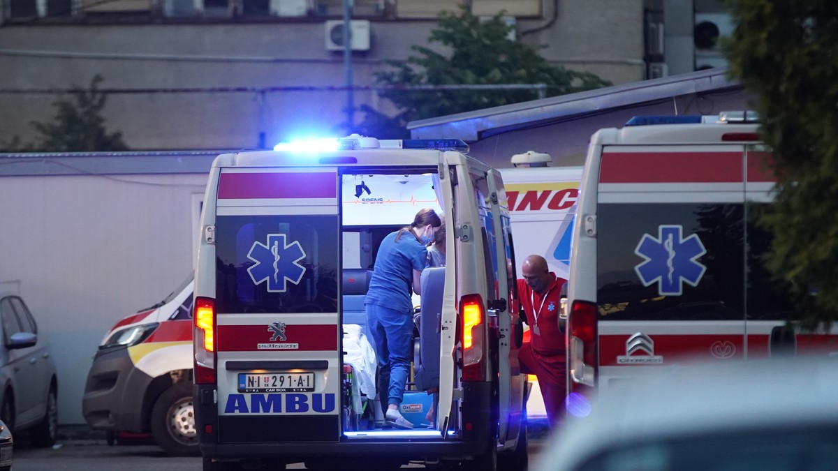 Teško povređen motociklista u sudaru sa tramvajem na Bulevaru kralja Aleksandra