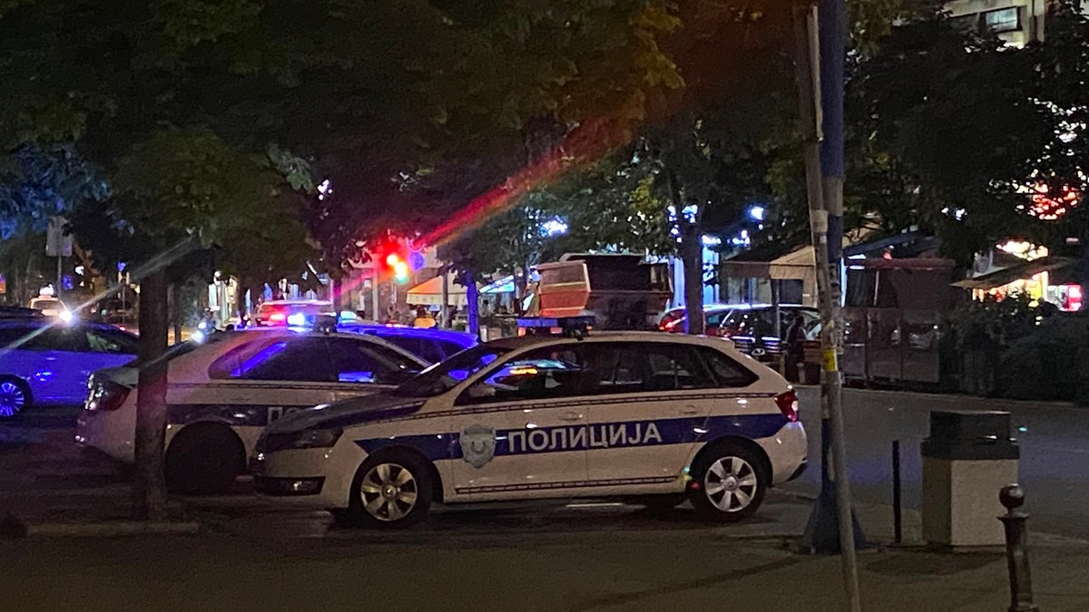 Haos u Beogradu: Troje teško ranjenih nakon ubadanja nožem, bilo je i udesa