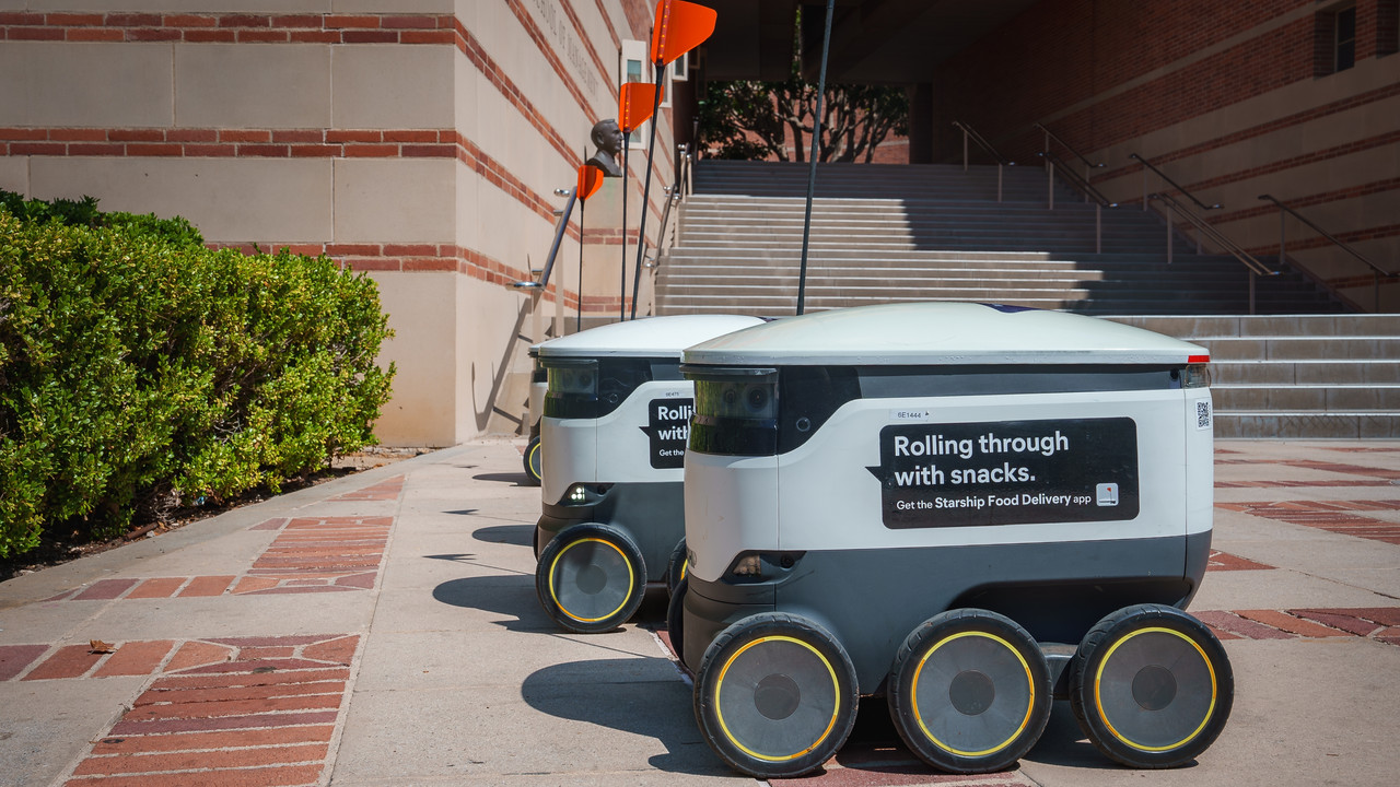 Robot pokosio ženu kao od šale: Radnica parkinga završila sa PRELOMOM KIČME, sada traži pravdu na sudu
