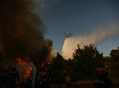 Dve osobe poginule u sudaru protivpožarnih helikoptera, dve povređene
