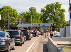 Putnička vozila čekaju sat vremena na izlazu iz Srbije na Horgošu