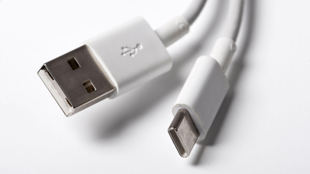 Šta znači simbol na USB priključku koji mnogi i ne primete: Otkriva mnogo više nego što mislite