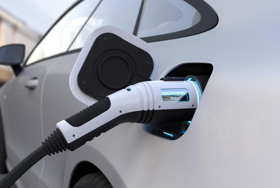 Punio automobil pola sata, dobio račun od 14.500 evra