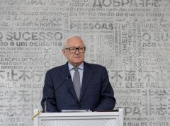 Ne isključuje se trilateralni sastanak Putina, Sija i Trampa
