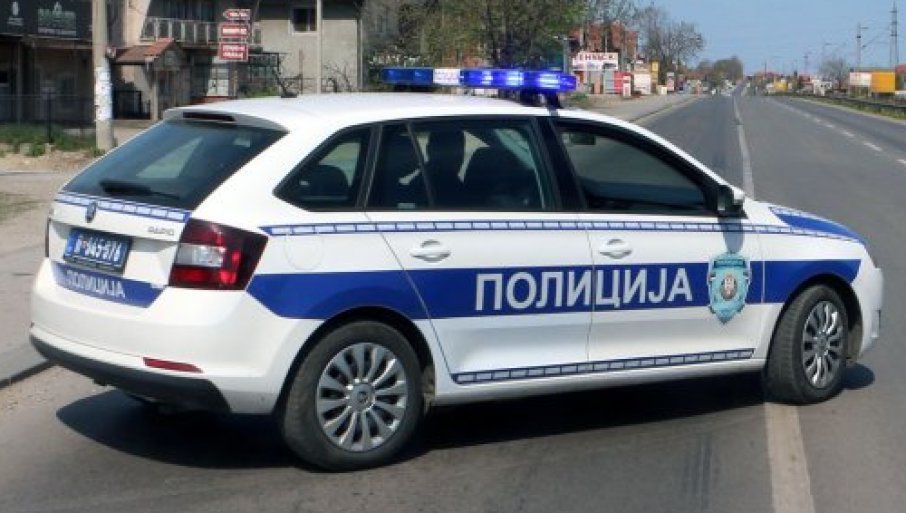 JEZIVO PREBIJANjE U BARAJEVU: Maskirani napadači upali na proslavu 18. rođendana, šipkama pretukli slavljenika, brata i oca
